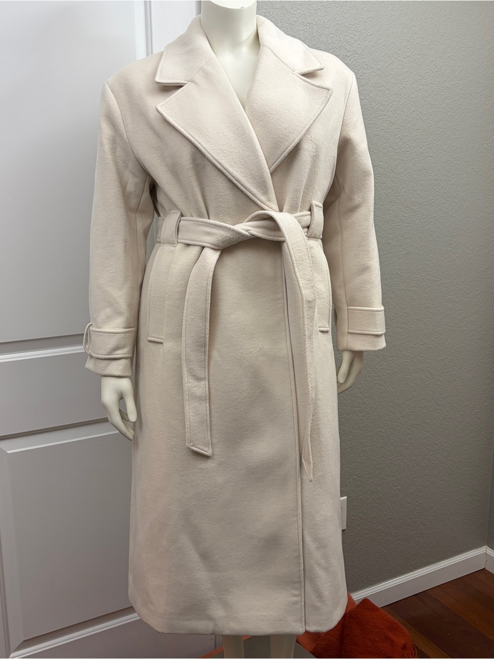 NWT Aligne Elegant Cream Long Belted Wrap Robe Coat - Size 12